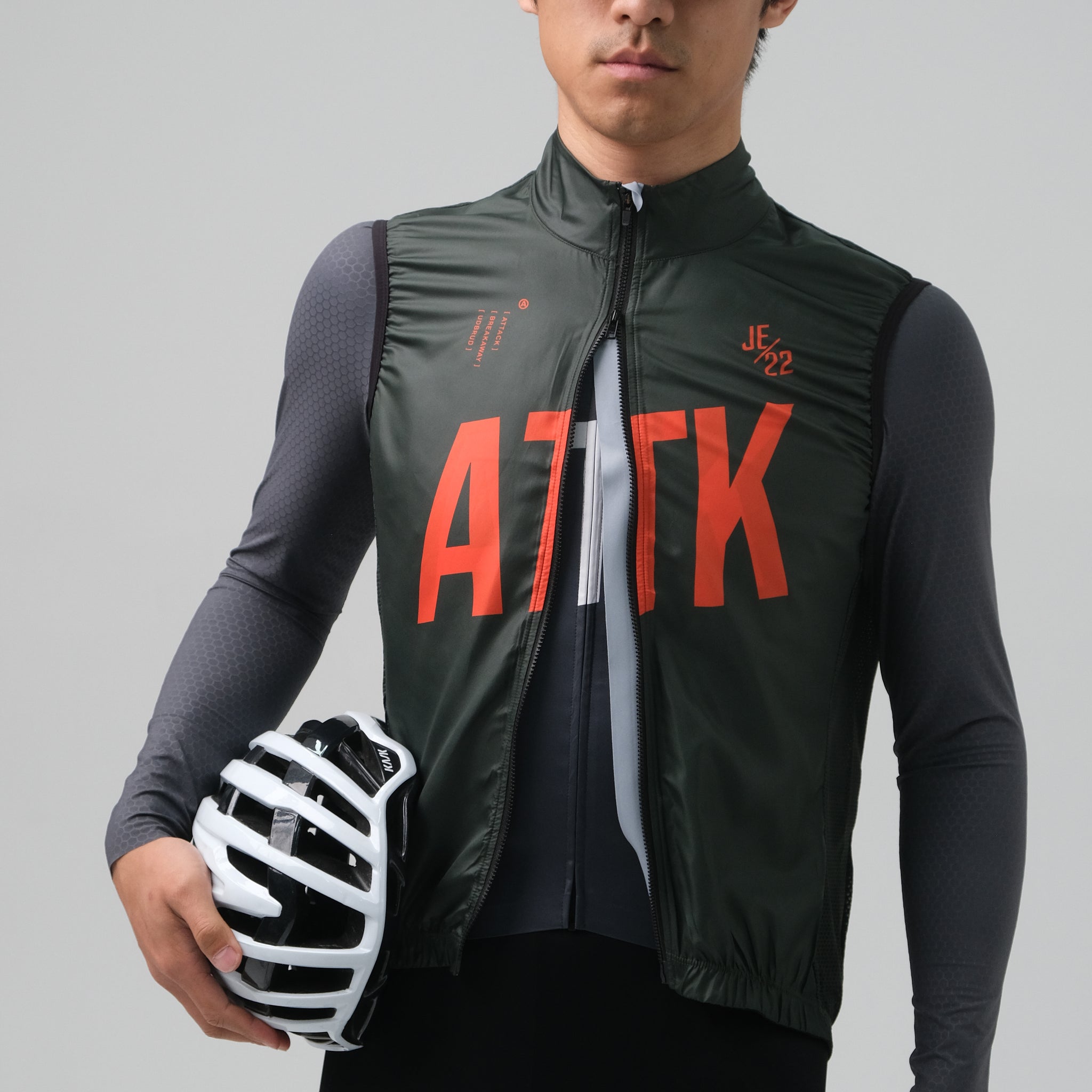 ATK ｜輪行 Breakzip tech 男防風背心 - 軍綠