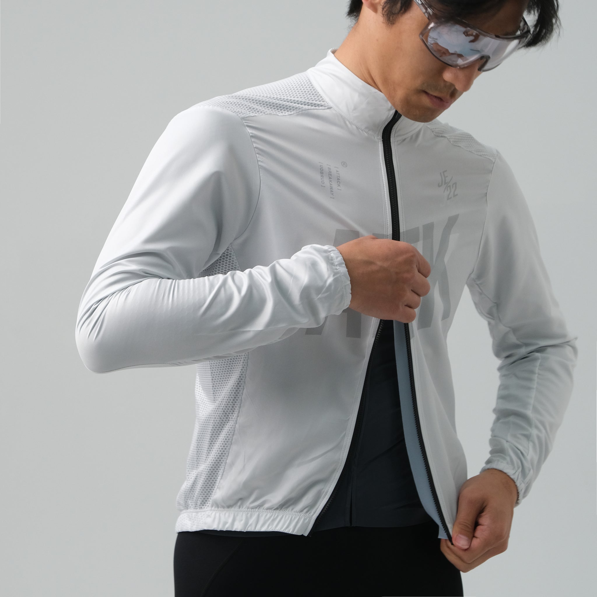 ATK ｜輪行 Breakzip tech 男風衣外套 - 霧白